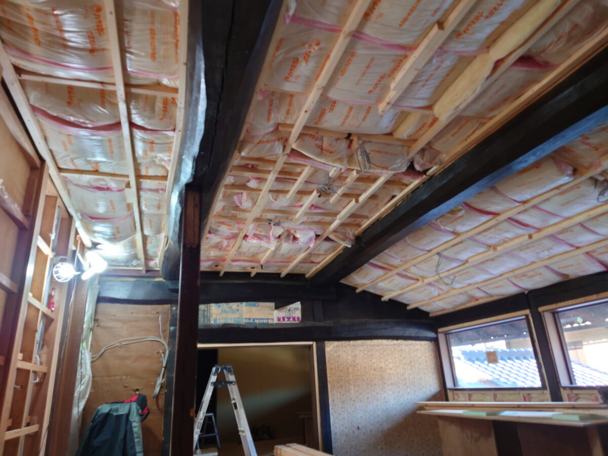 画像:工事中 天井