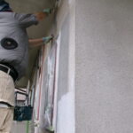 サムネイル：工事後の洗面所です。床は張り替えられ新たに点検口も設けました。