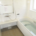 サムネイル：キッチン・完成ご夫婦での使用にちょうど良い広さのキッチン。 広くはないですが、収納力は抜群にあります。