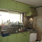 サムネイル：システムキッチンを設置します