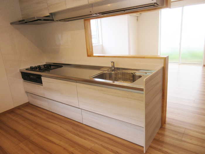 画像:改装前キッチン台:かなり古くなってきておりました。