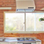 サムネイル：工事後：お手入れが楽なレンジフードに入れ替えて家事の負担が軽減されます。お掃除がとっても楽なんです。