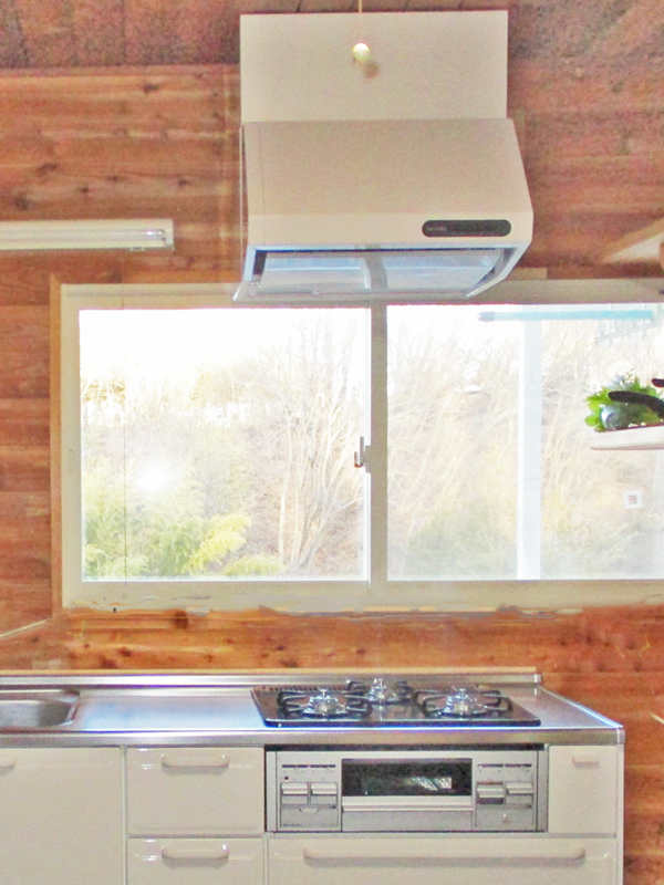 画像：工事後：お手入れが楽なレンジフードに入れ替えて家事の負担が軽減されます。お掃除がとっても楽なんです。