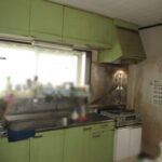 サムネイル：施工後：コンロはガスからIHに、水栓は節水型に、レンジフードは通電連動でお手入れしやすい仕様で、安心安全なキッチンとなりました。